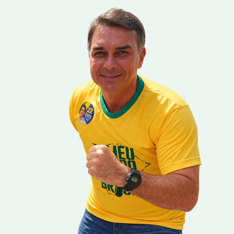 Referência de Flávio: Camisa amarela